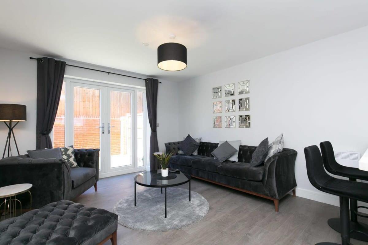 Stunning 2 Bedroom Apartment In วอลลาซีย์ ภายนอก รูปภาพ